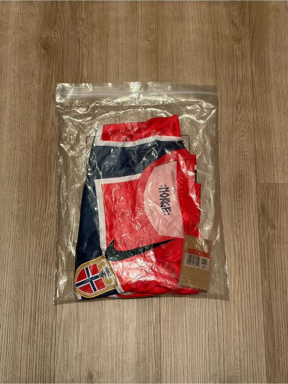 Nike Men’s Erling Haaland Norway Jersey - Picture 3 of 3